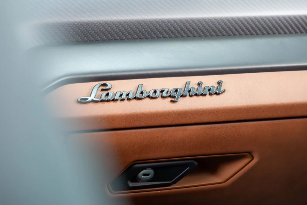 Lamborghini Urus S Image