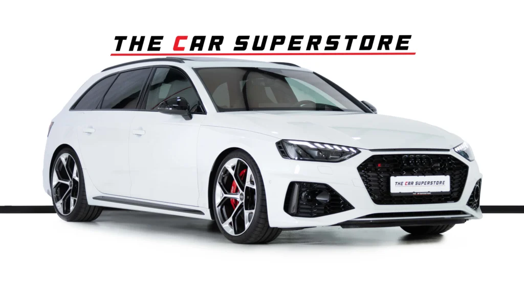 ️Audi RS4 Avant Image