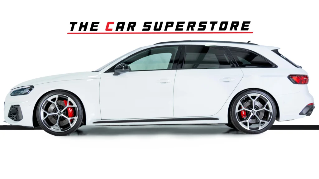️Audi RS4 Avant Image