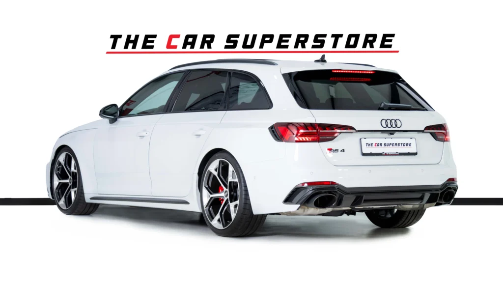 ️Audi RS4 Avant Image