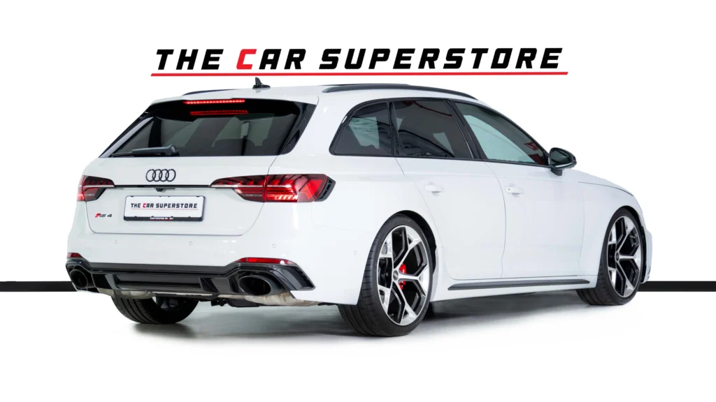️Audi RS4 Avant Image