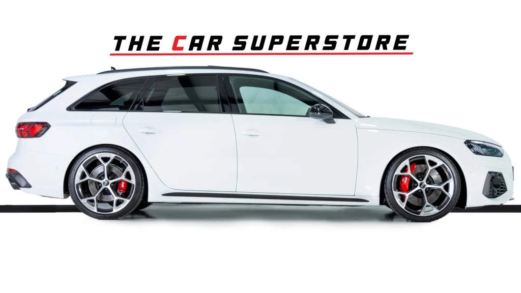 ️Audi RS4 Avant Image