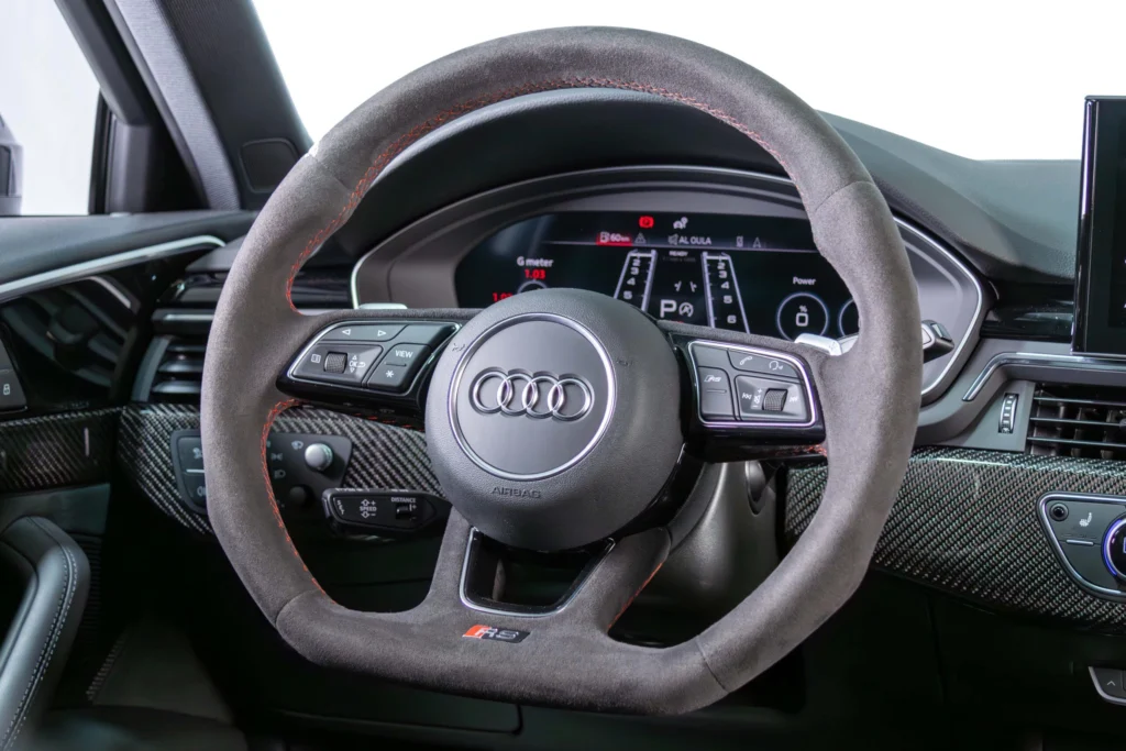 ️Audi RS4 Avant Image