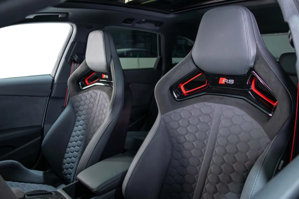 ️Audi RS4 Avant Image