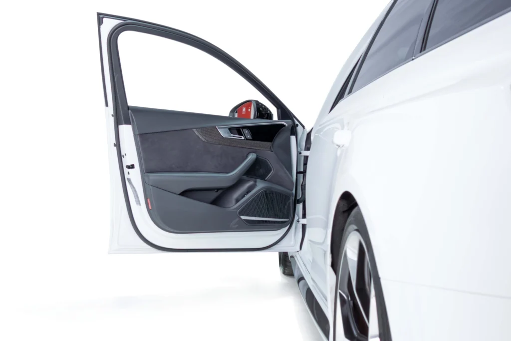️Audi RS4 Avant Image
