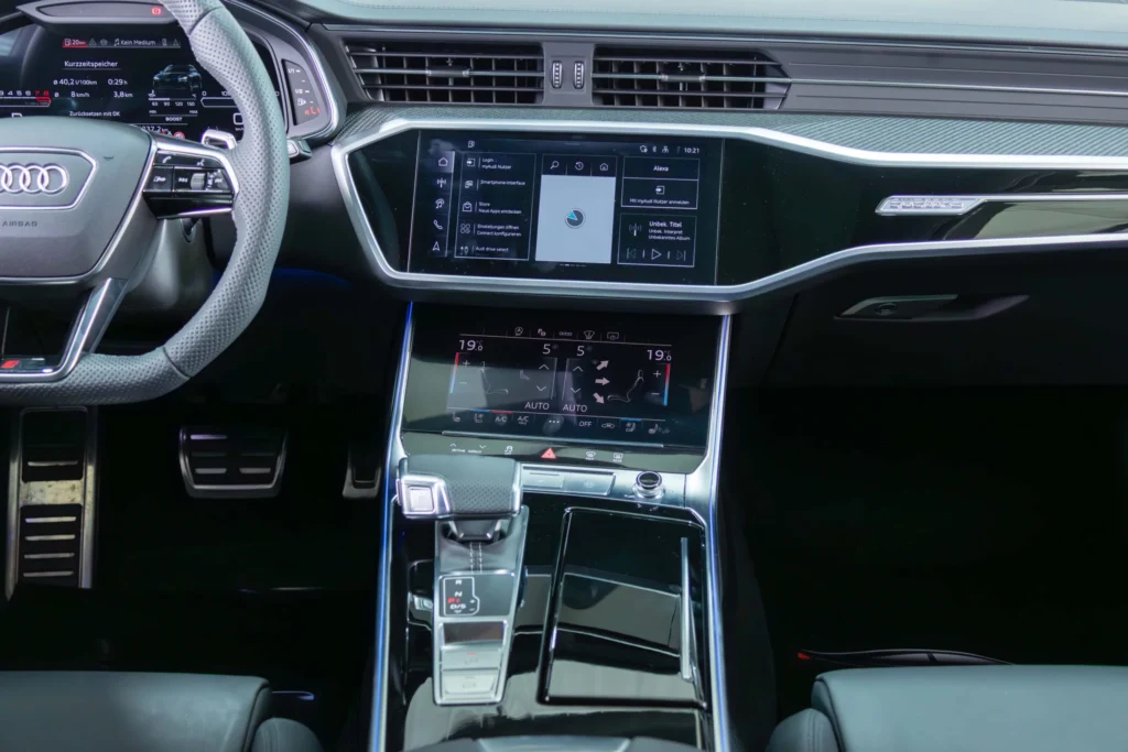 Audi RS6 Avant luxury cars for sale in Dubai
