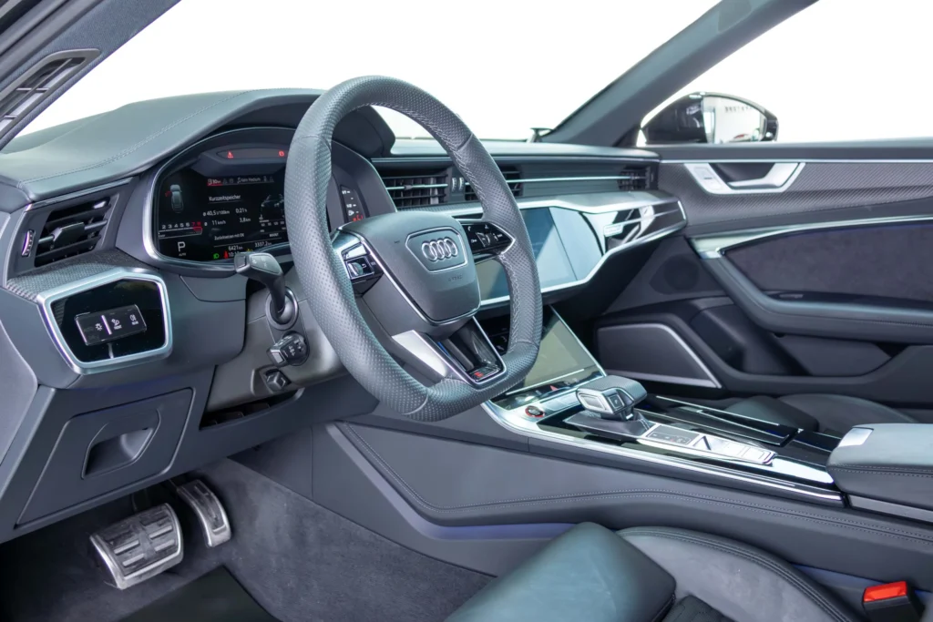 Audi RS6 Avant luxury cars for sale in Dubai