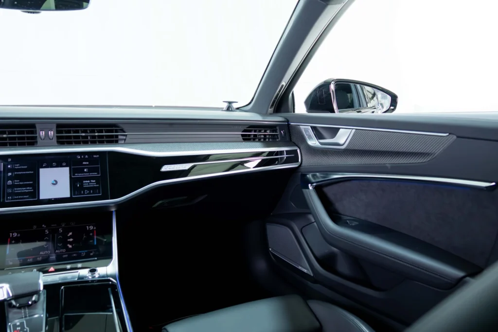 Audi RS6 Avant luxury cars for sale in Dubai