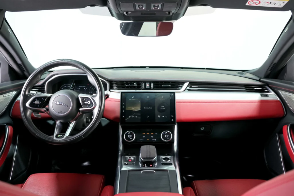 Jaguar XF R Sport Image