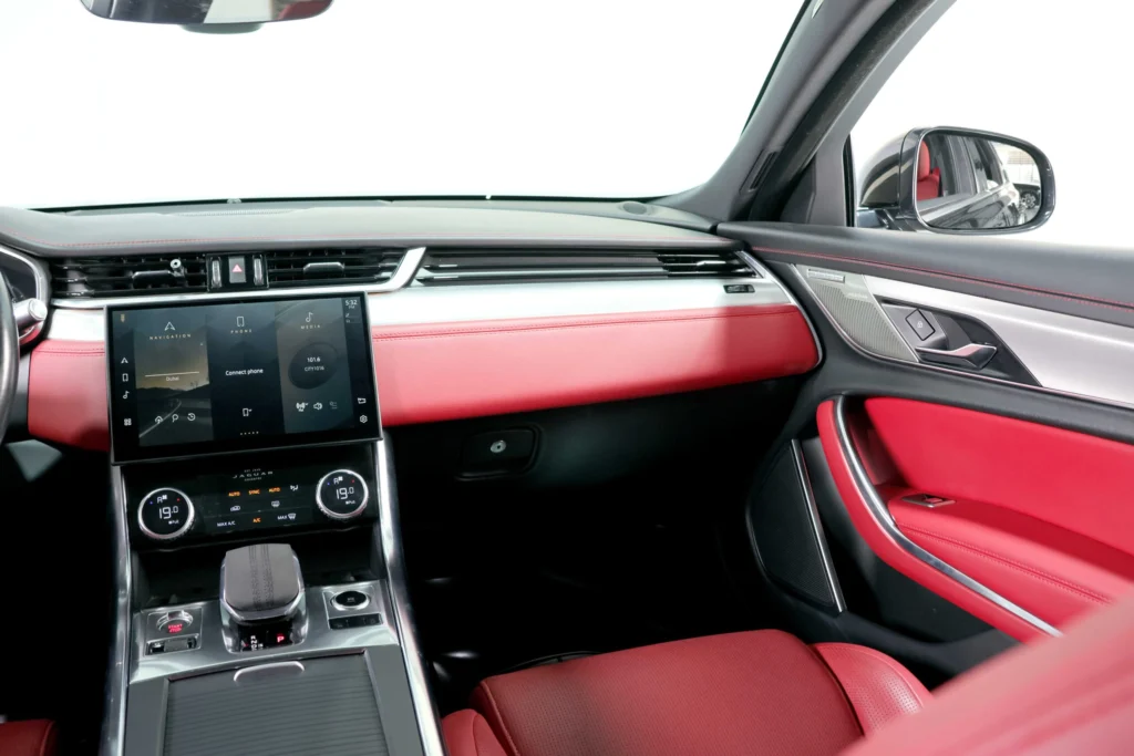 Jaguar XF R Sport Image