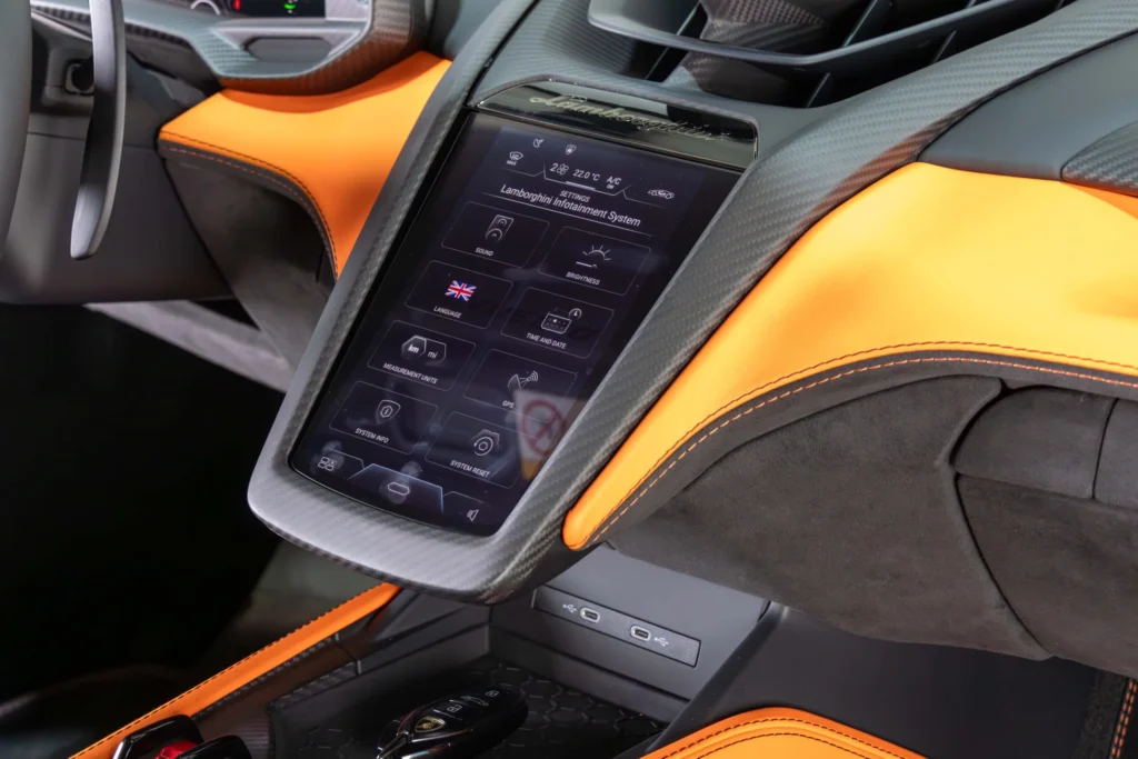 Lamborghini Revuelto Image