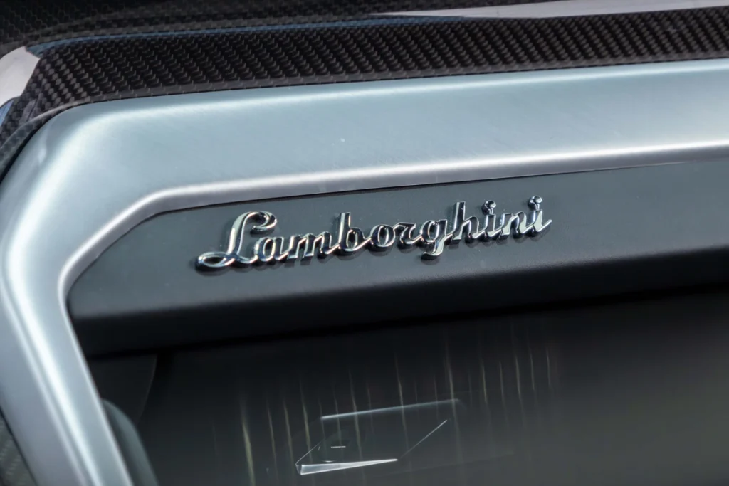 Lamborghini Urus – Image 22