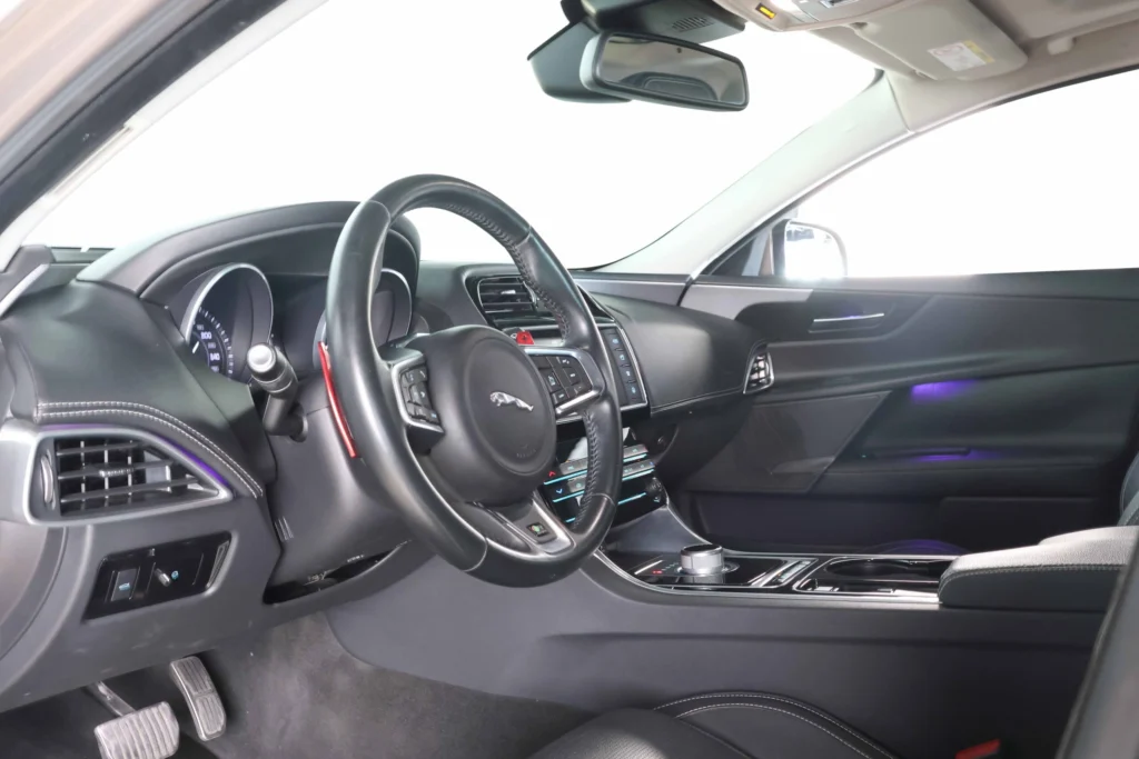 Jaguar XE 25T R Sport Image