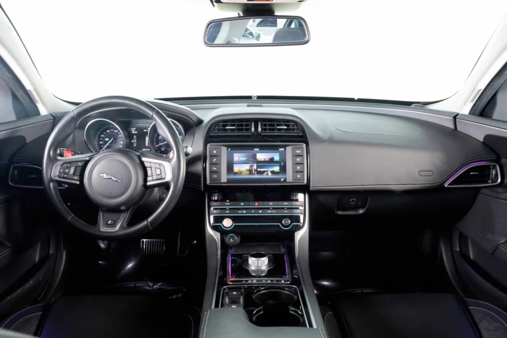 Jaguar XE 25T R Sport Image