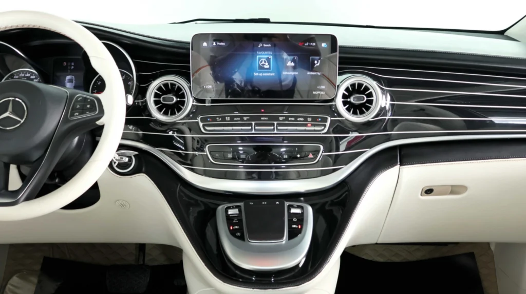 Mercedes Benz V250 VIP Image