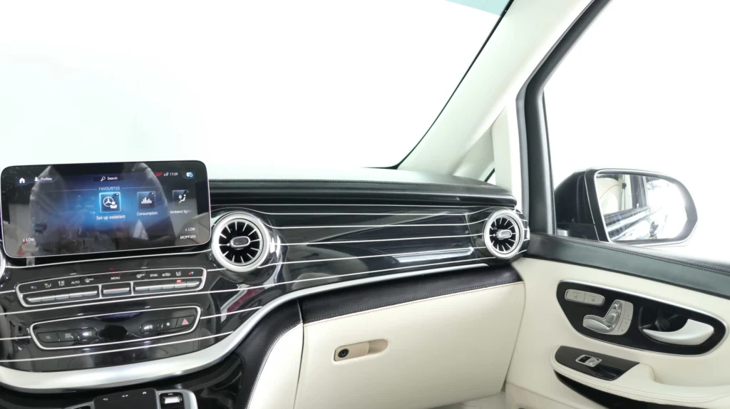 Mercedes Benz V250 VIP Image