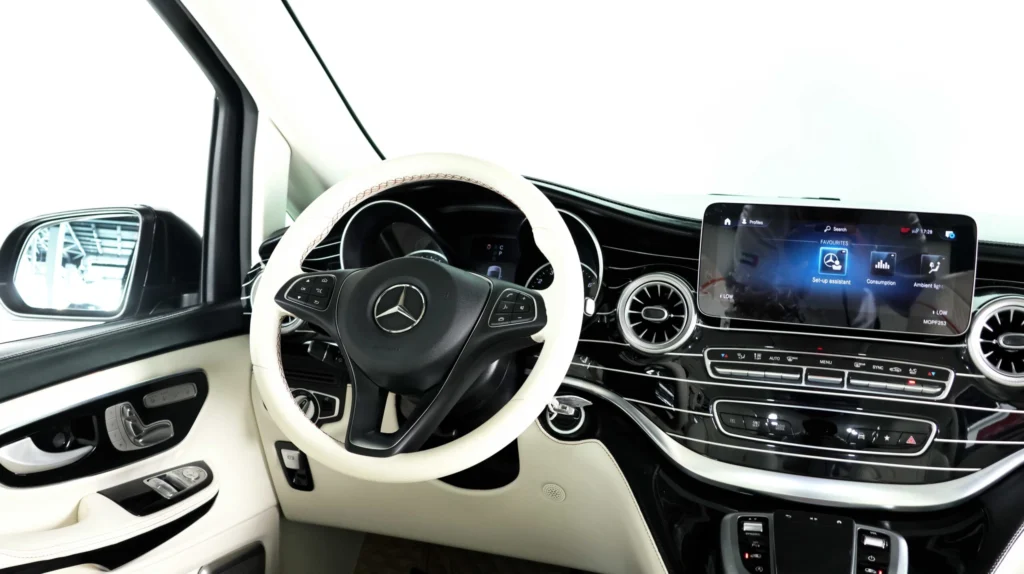 Mercedes Benz V250 VIP Image