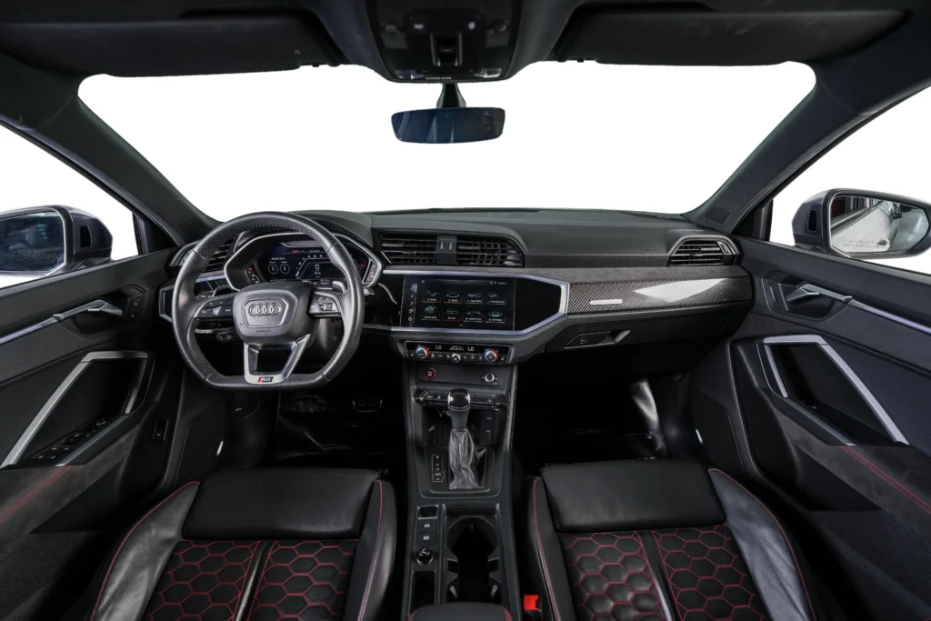 Audi ️RSQ3 Sportback Image
