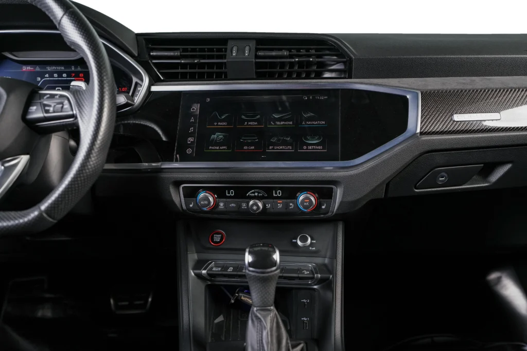Audi ️RSQ3 Sportback Image