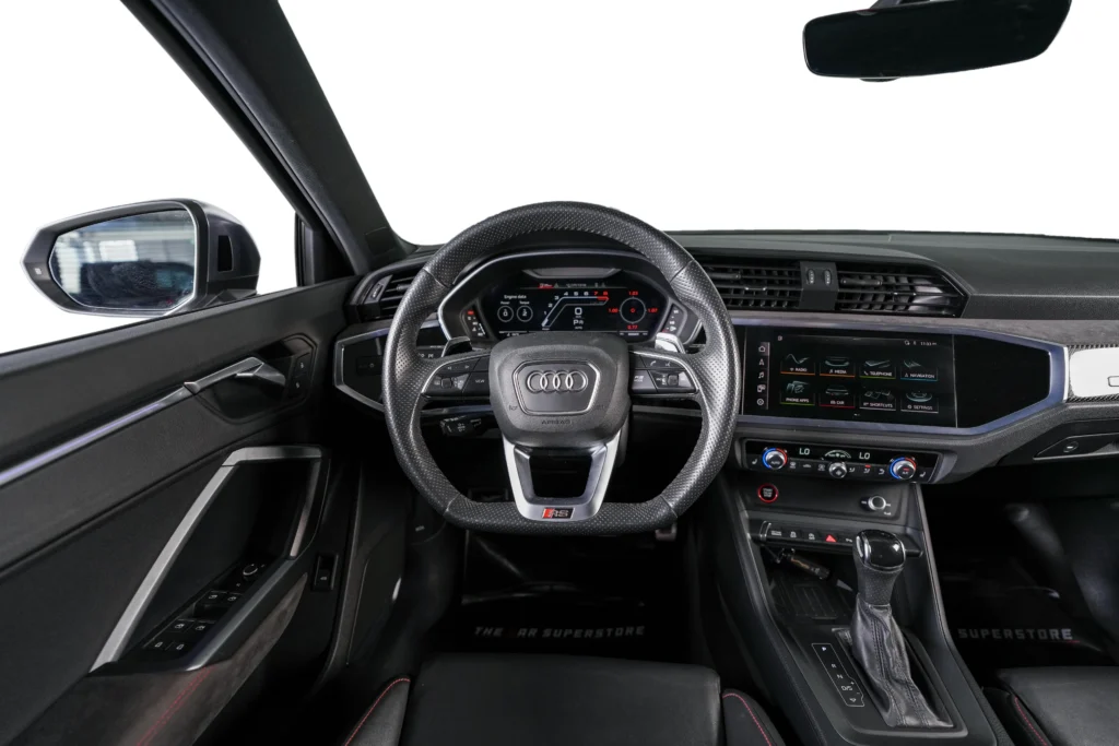Audi ️RSQ3 Sportback Image