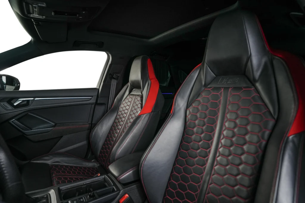 Audi ️RSQ3 Sportback Image