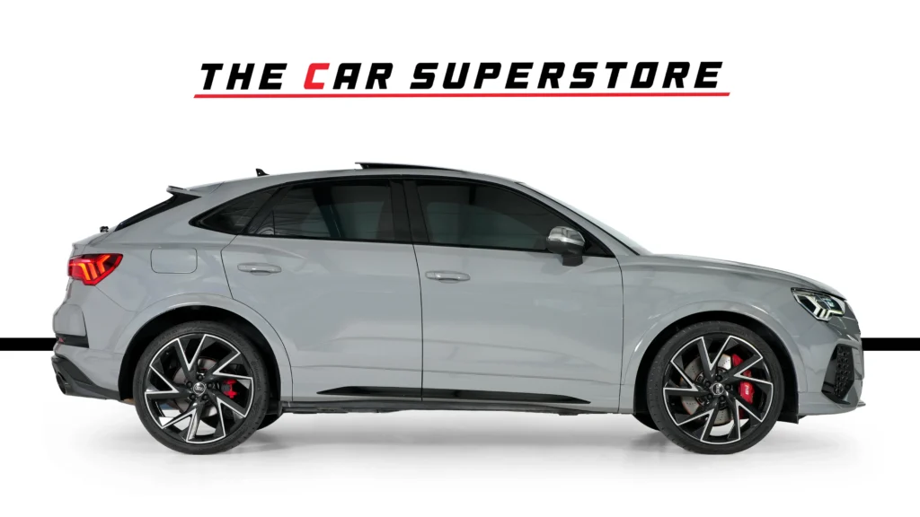 Audi ️RSQ3 Sportback Image