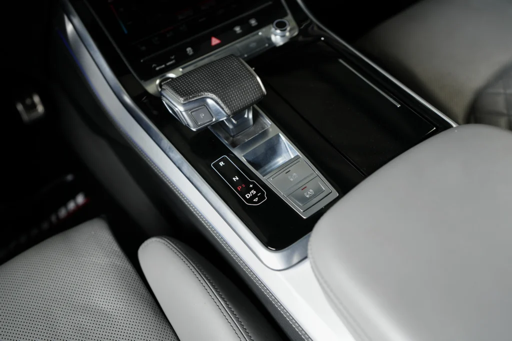 Audi Q8 S line Image