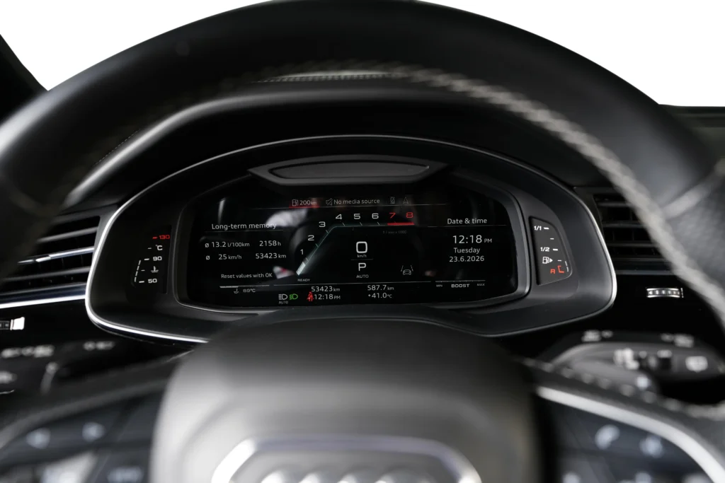 Audi Q8 S line Image