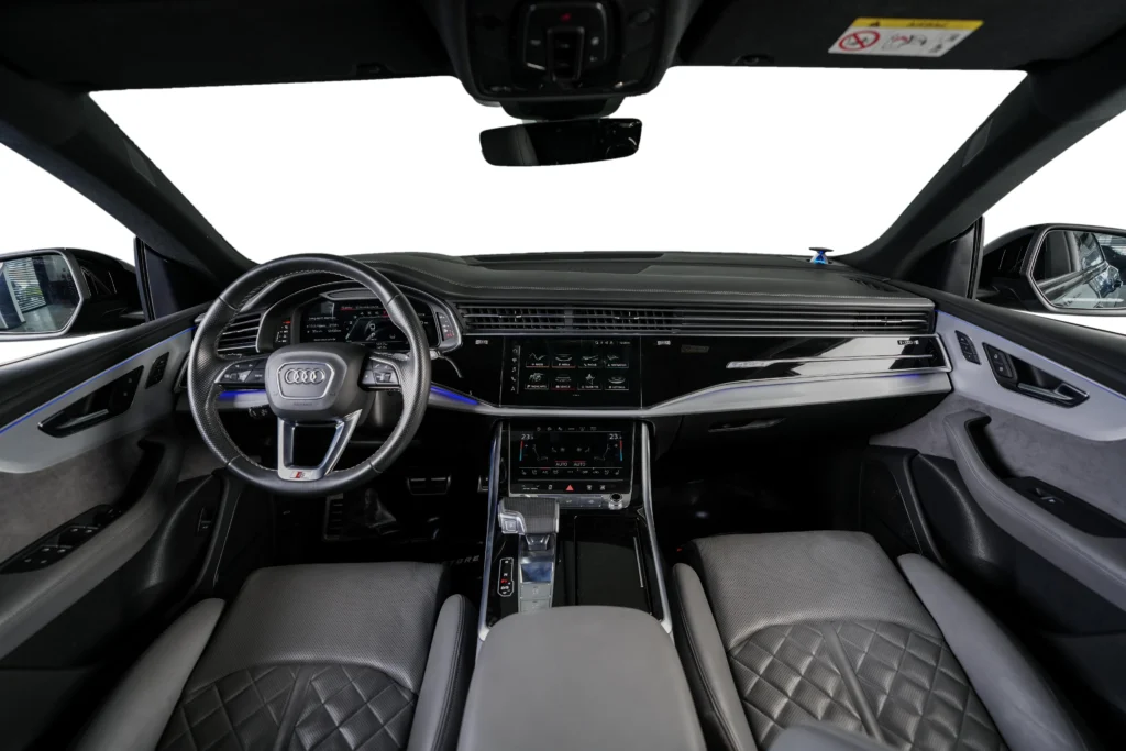 Audi Q8 S line Image