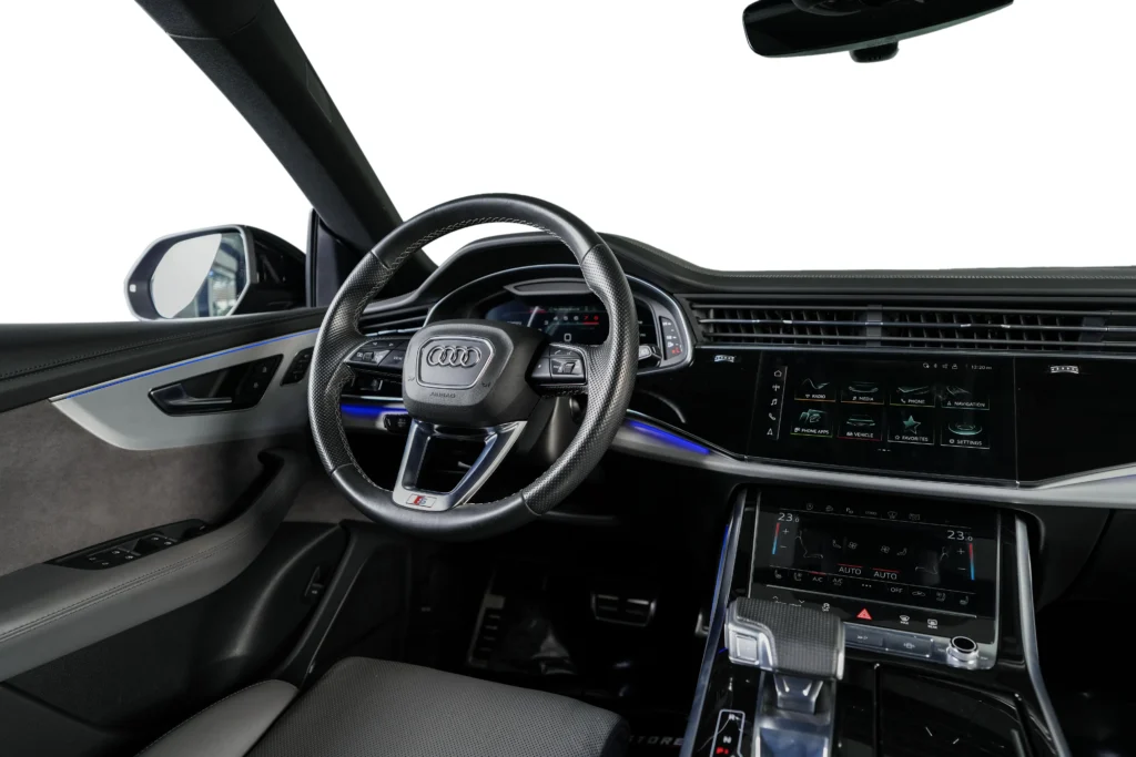 Audi Q8 S line Image
