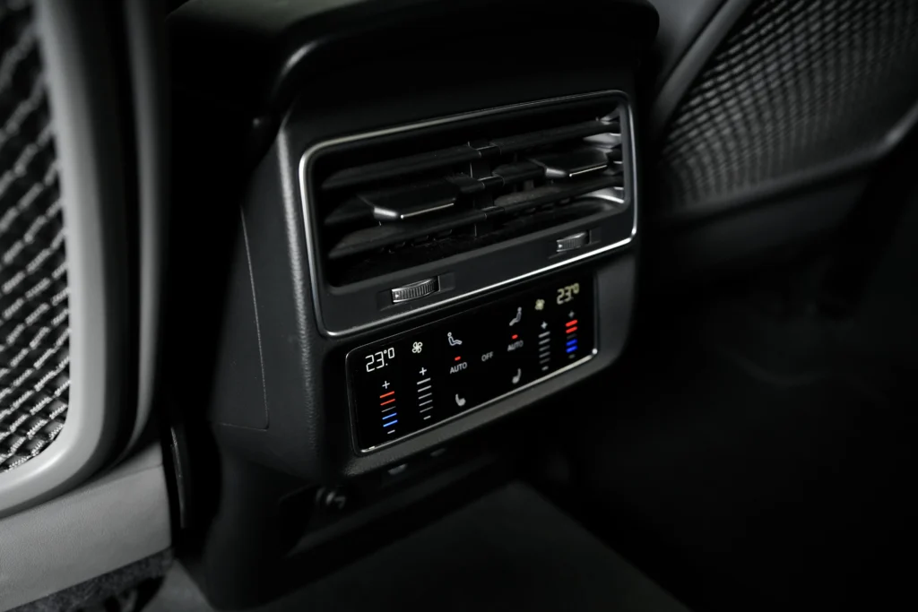 Audi Q8 S line Image