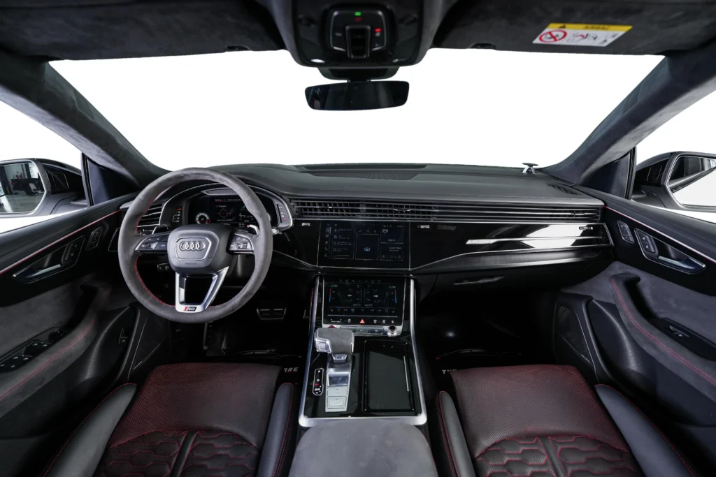 AUDI RSQ8 Performance Image