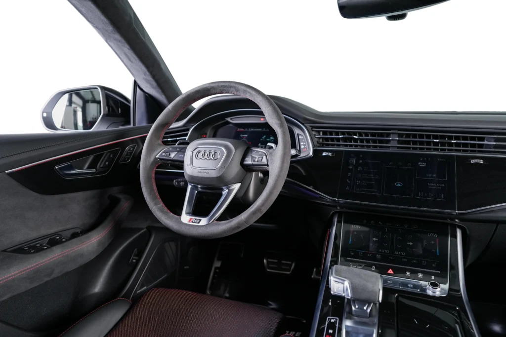 AUDI RSQ8 Performance Image