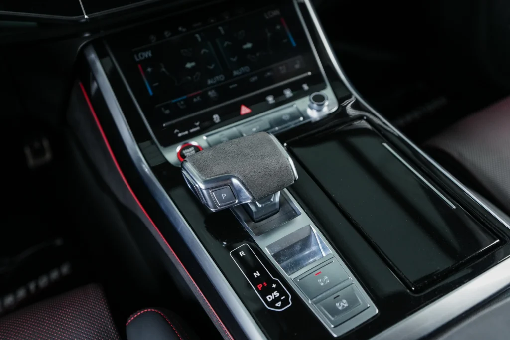 AUDI RSQ8 Performance Image