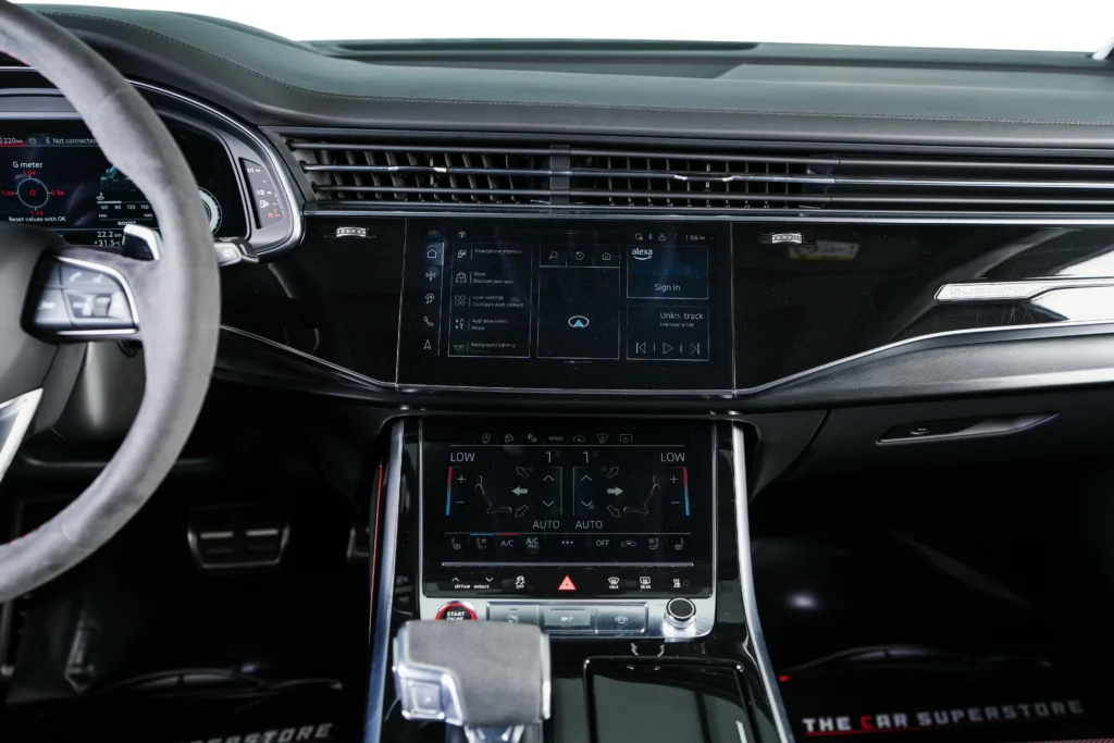 AUDI RSQ8 Performance Image