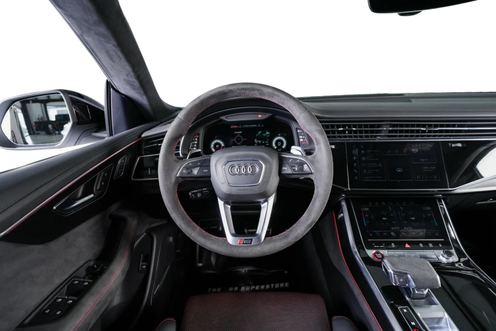 AUDI RSQ8 Performance Image