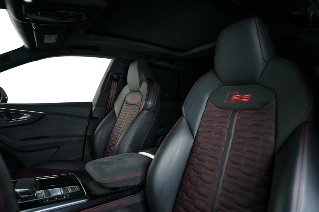 AUDI RSQ8 Performance Image