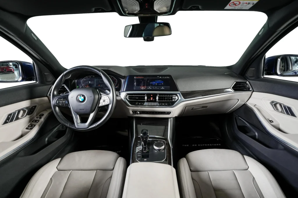 BMW 330i – Image 9