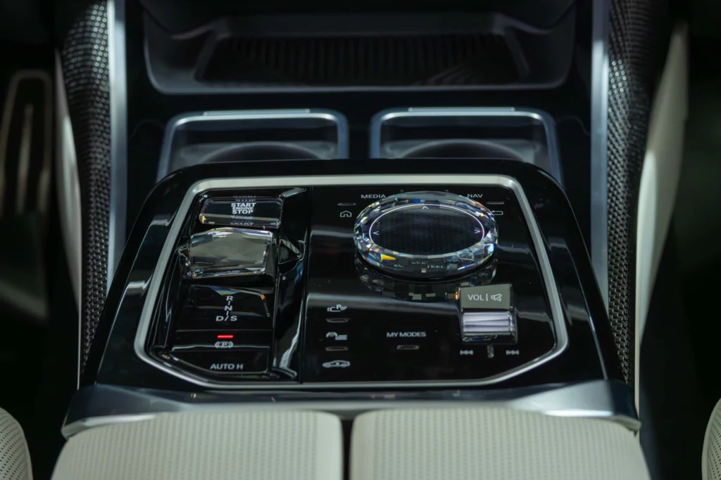 BMW M760E – Image 18