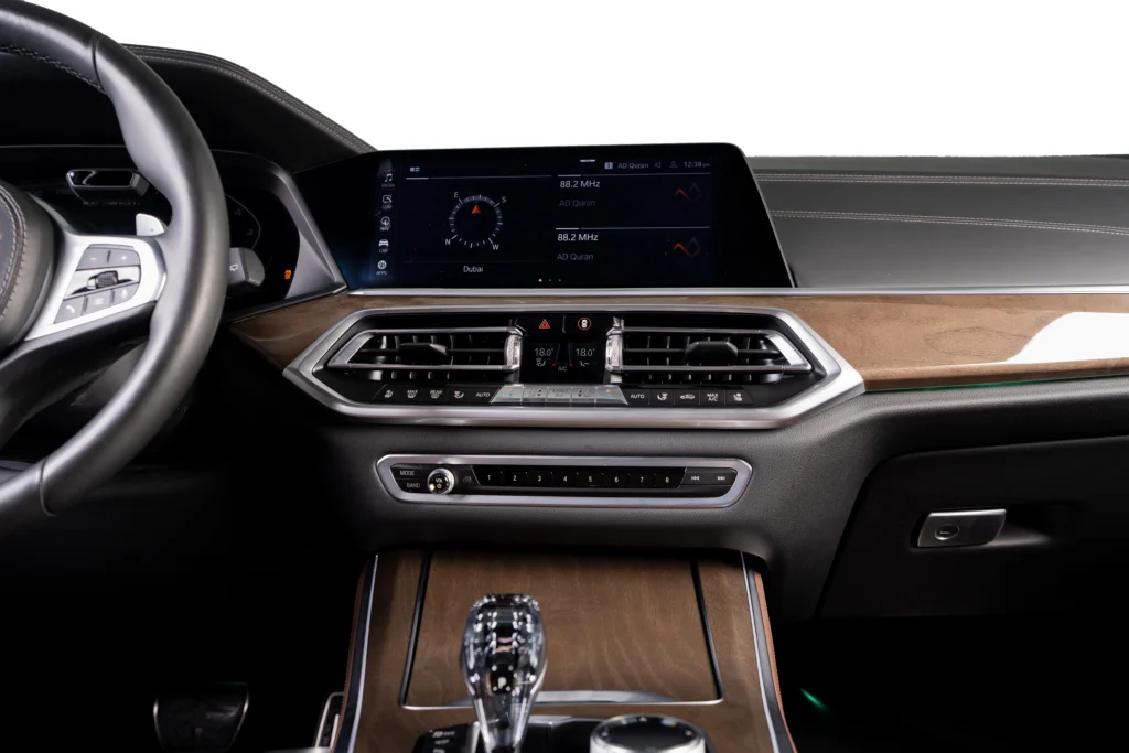 BMW X5 M50i Image
