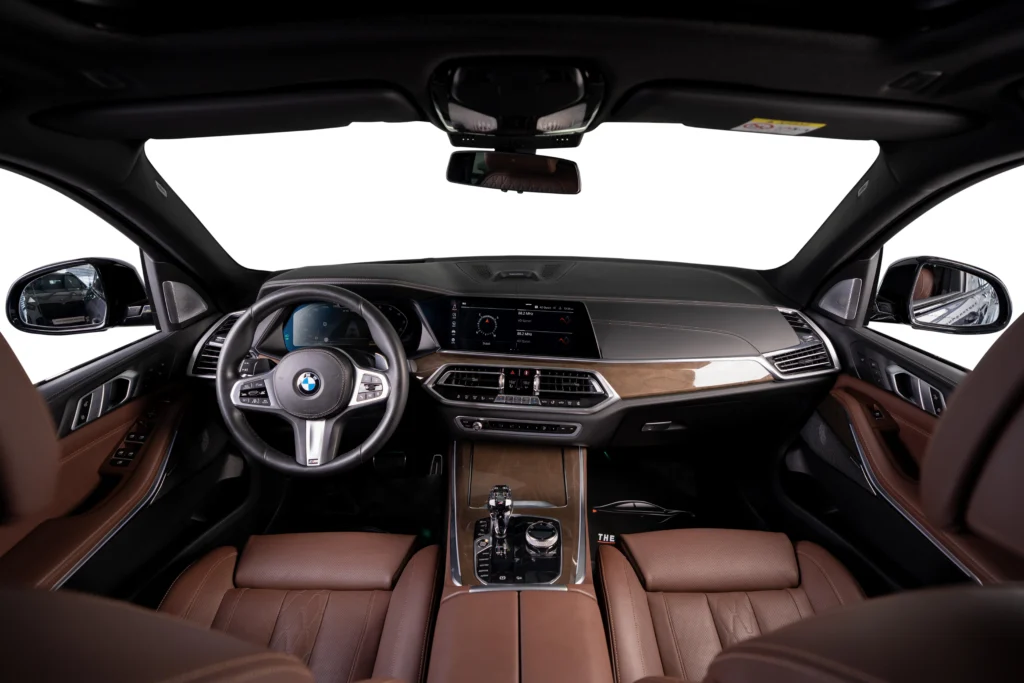 BMW X5 M50i Image