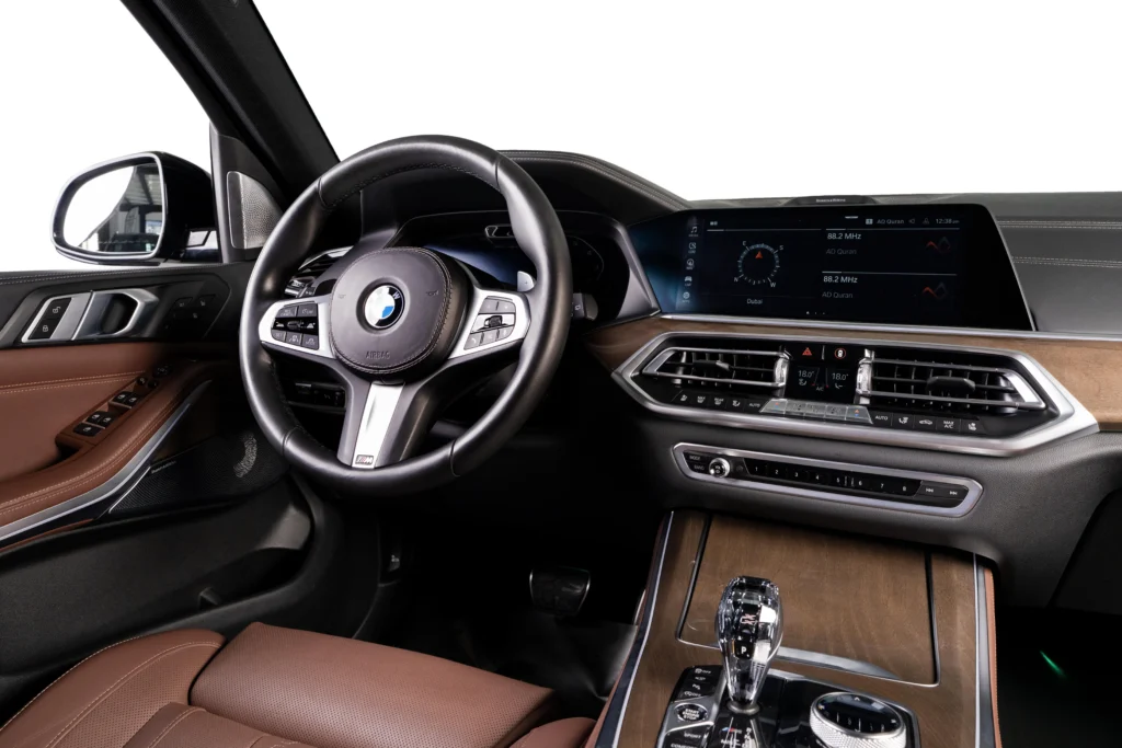 BMW X5 M50i Image