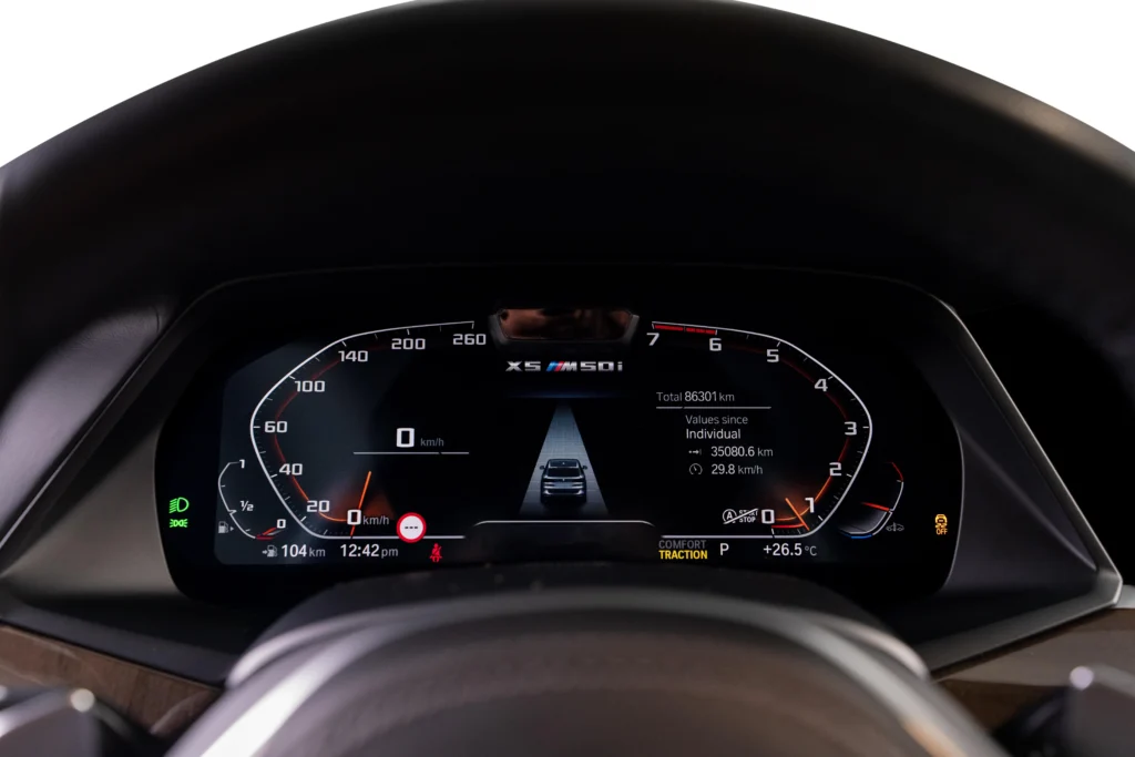BMW X5 M50i Image