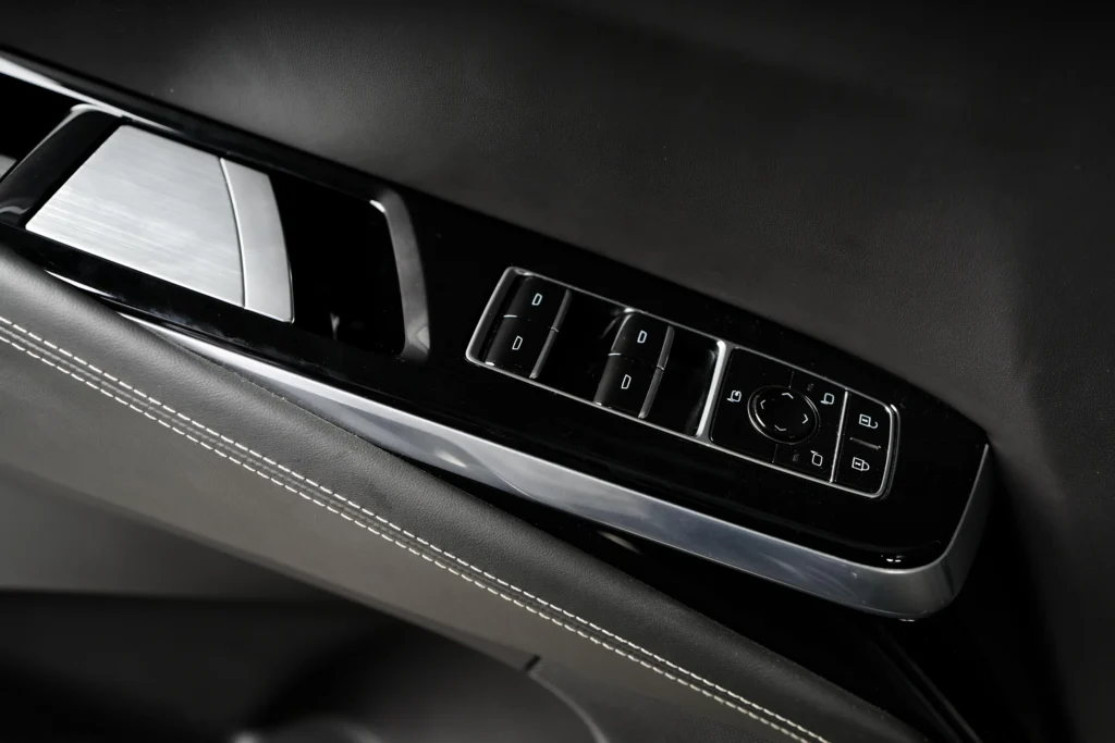 Cadillac Escalade ESV Image