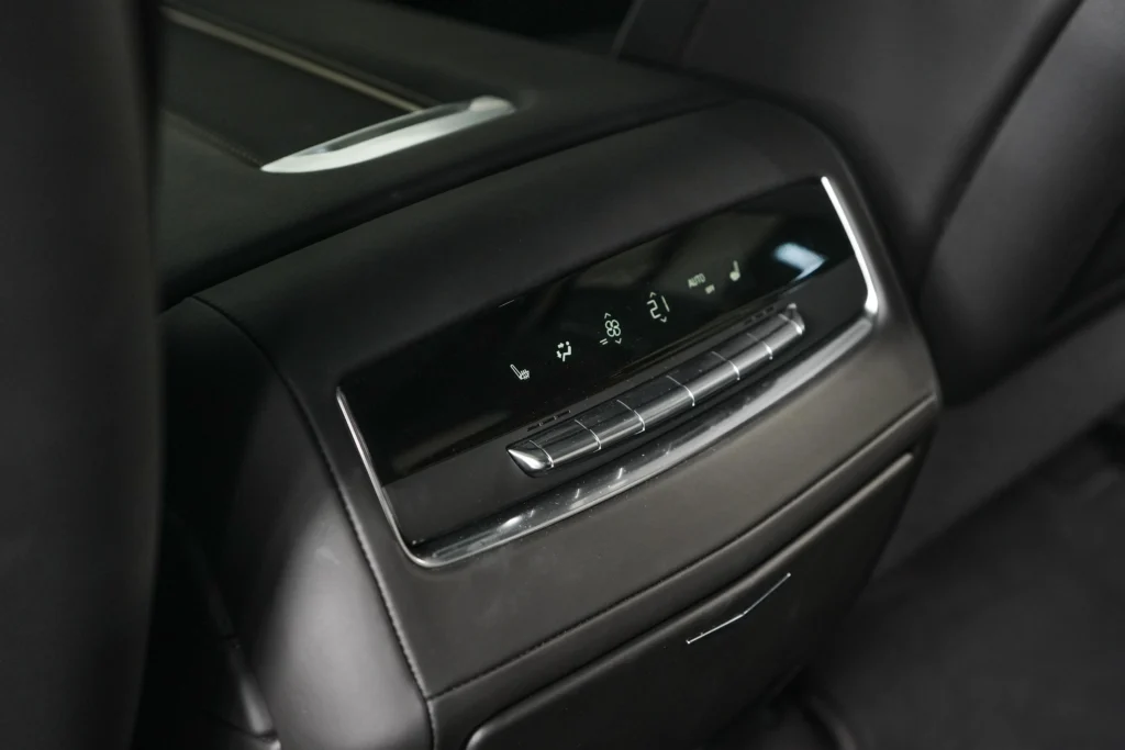 Cadillac Escalade ESV Image