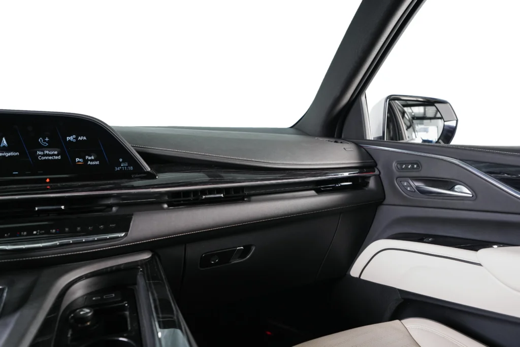 Cadillac Escalade – Image 21