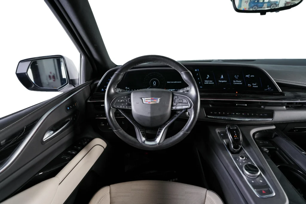 Cadillac Escalade – Image 12