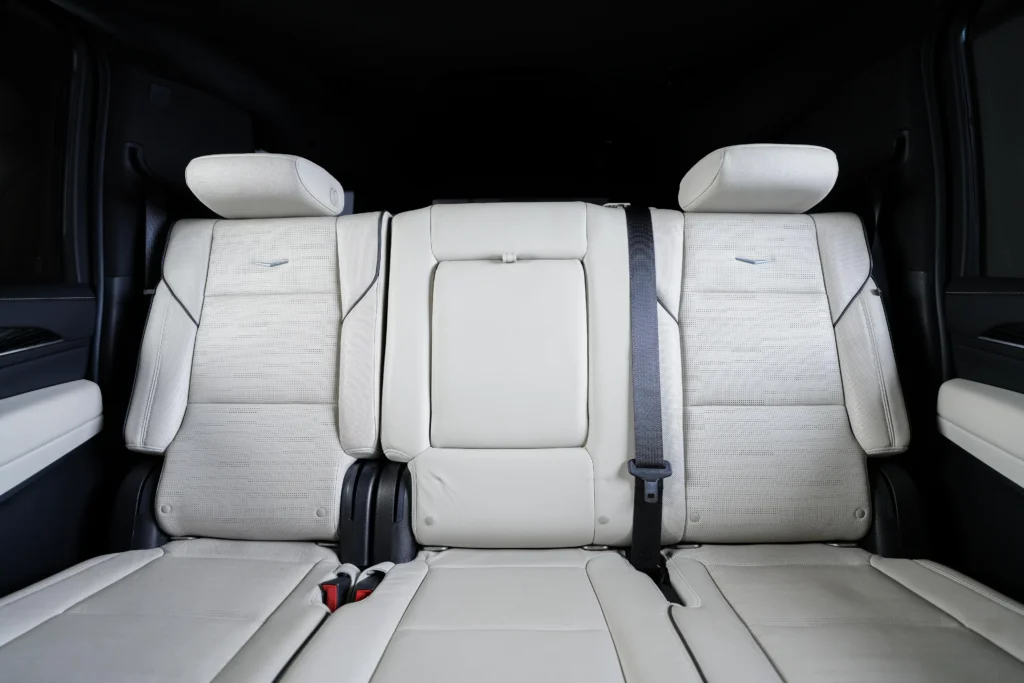 Cadillac Escalade – Image 16