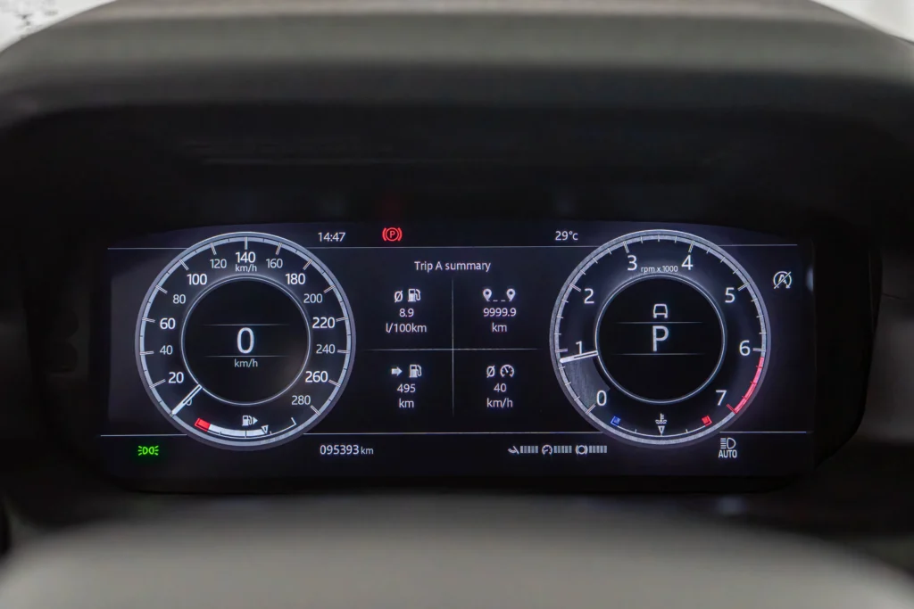 Land Rover Discover Sport P200 SE Image