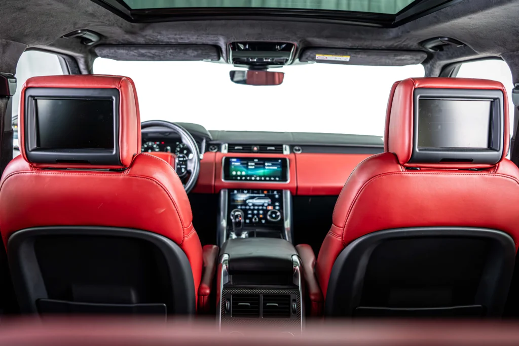 Range Rover Sport V8 Dynamic Image
